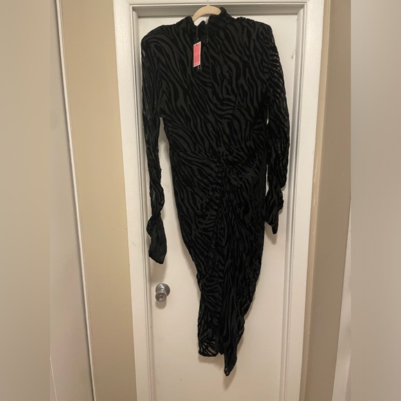 COPY - Plus black zebra devore high neck draped midi dress - Picture 5 of 8